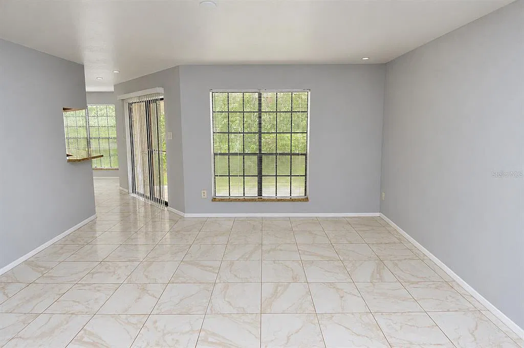 2 bed, 2.0 bath, 1129 sqft, $1,800 — Photo 3