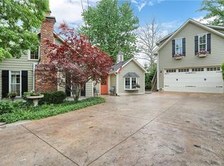 665 W Laurel Ave, Zionsville, IN 46077