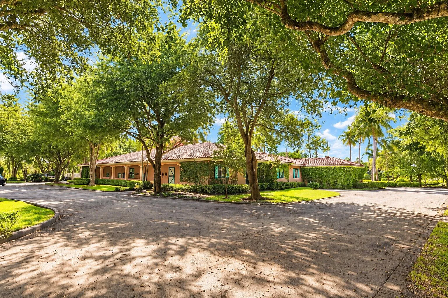 1 bed, 3.0 bath, 2514 sqft, $20,000 — Photo 1