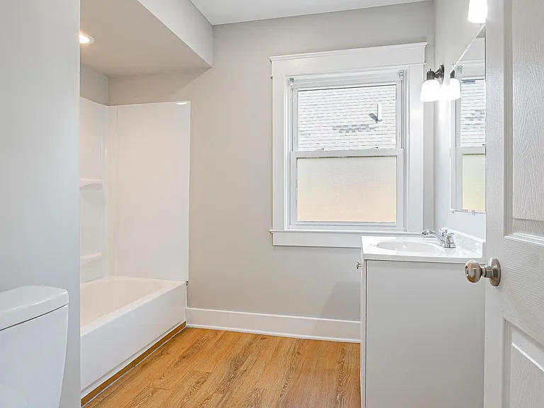 486 Sumatra Ave — Photo 19