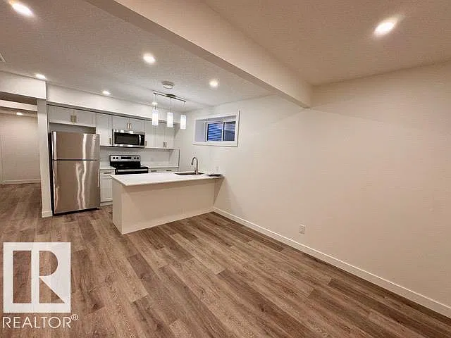 2 bed, 1.0 bath, 786 sqft, $1,175 — Photo 4