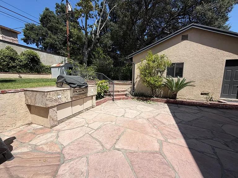 3247 Mills Ave — Photo 26