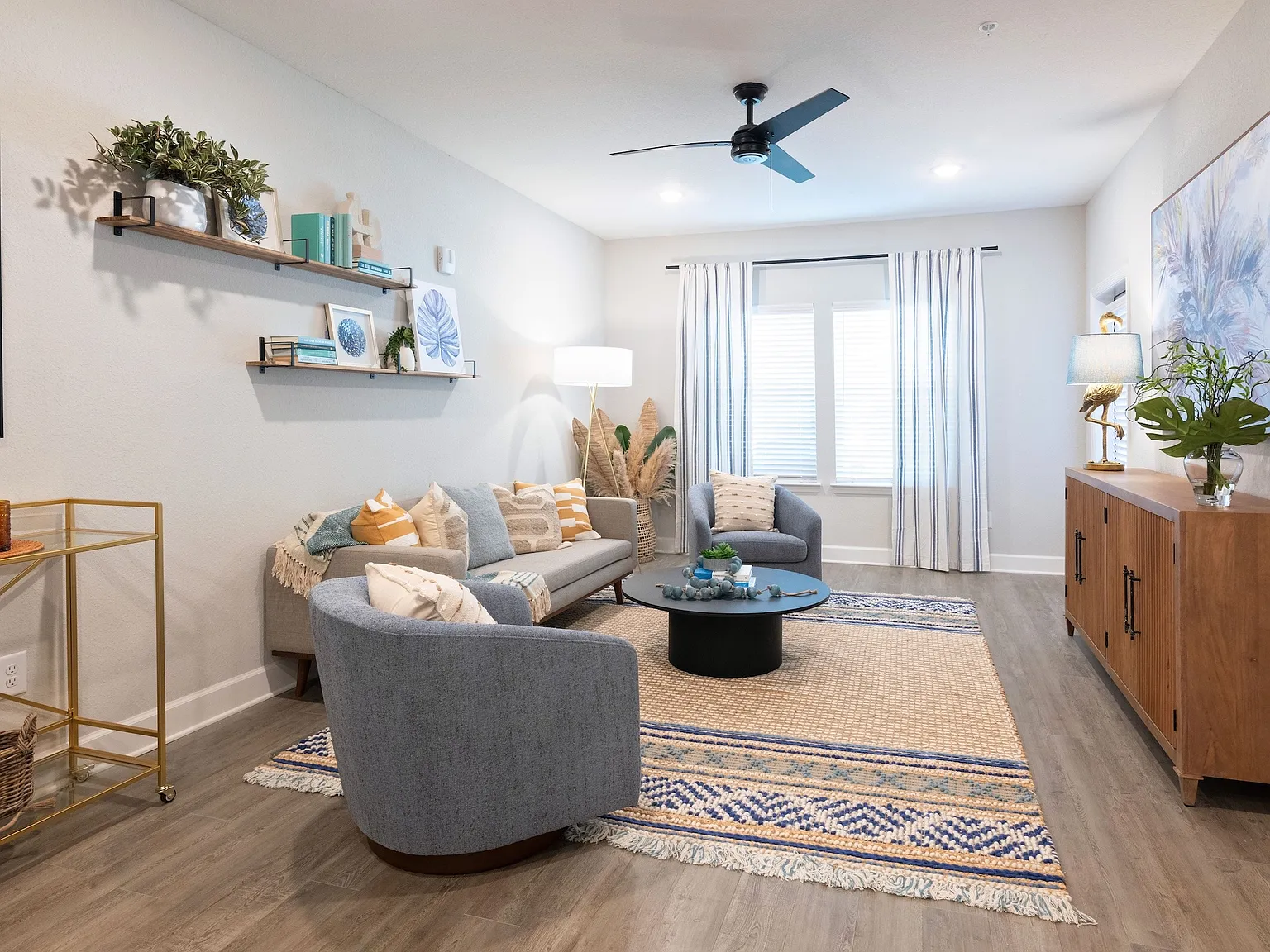Vanguard Apartments — Photo 4