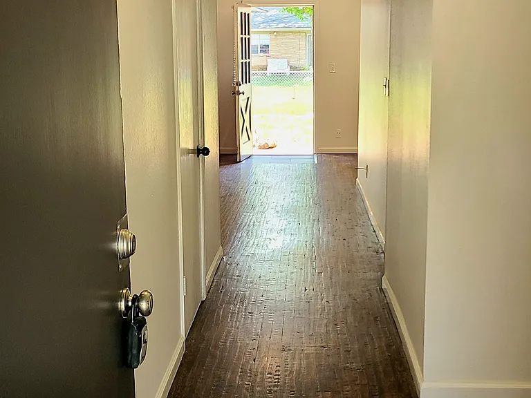 6115 S Troost Ave — Photo 14