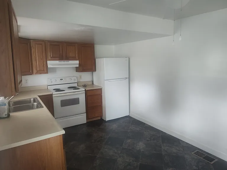 707 Mountain Vista Rd — Photo 4