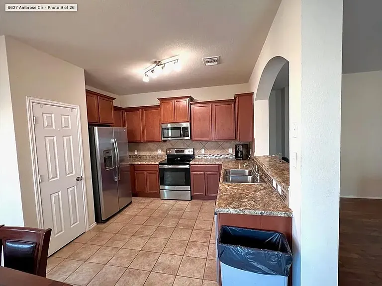 6627 Ambrose Cir — Photo 8