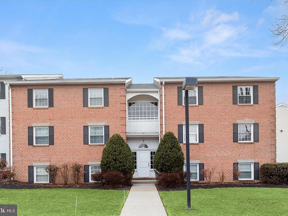 1st image of 2 Elphin Ct Unit 302