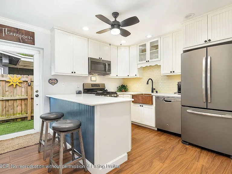 9000 Sunset Rd — Photo 3