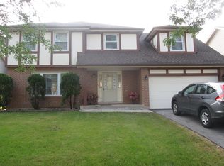 829 Heath Ln, Westmont, IL 60559