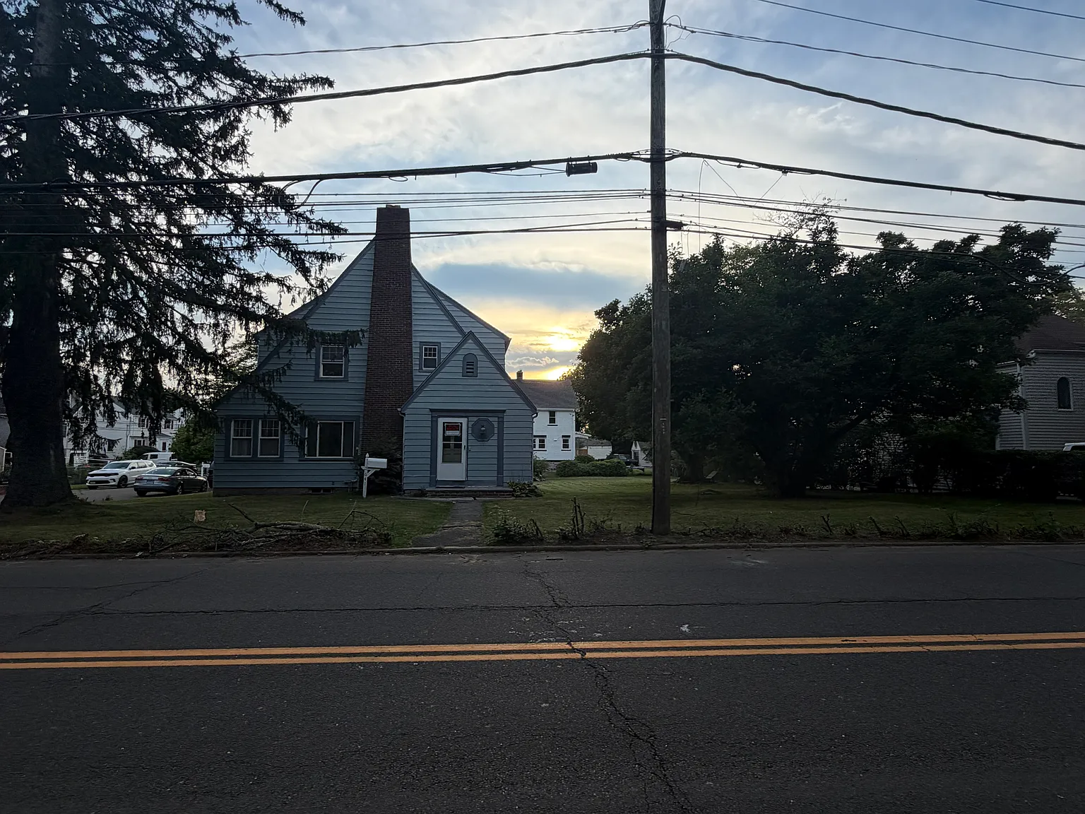 3 bed, 1622 sqft, $4,900 — Photo 1
