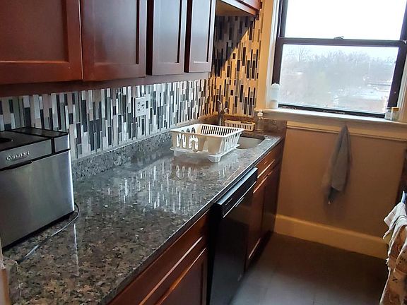 4th image of 4515 Maryland Ave APT 715