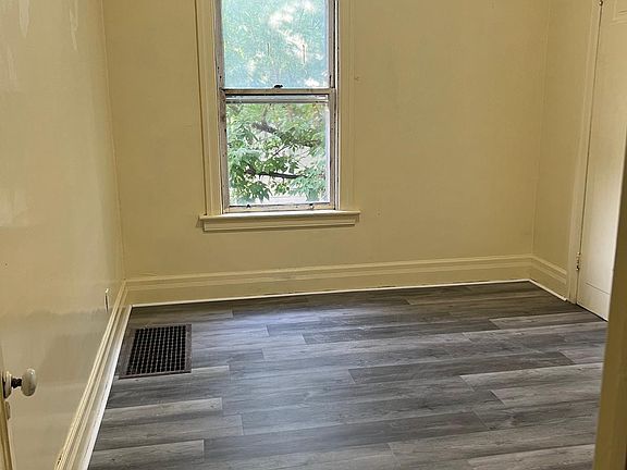 4th image of 456 12th St #1