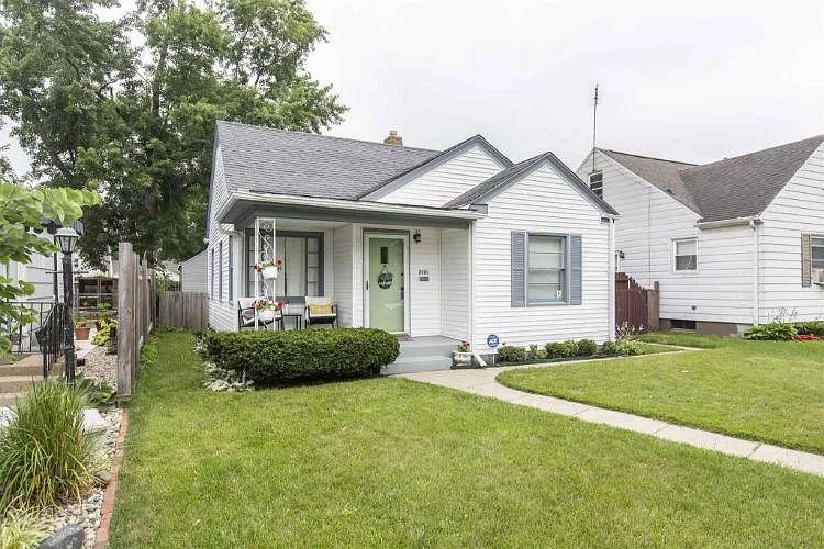2106 Berkley Pl photo 1