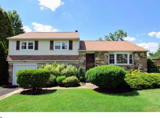 1212 Dahlia Rd, Warminster, PA 18974