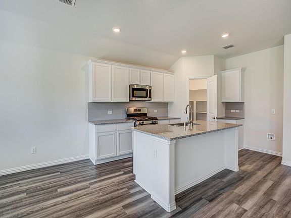 4th image of 213 Cedar Canyon Dr