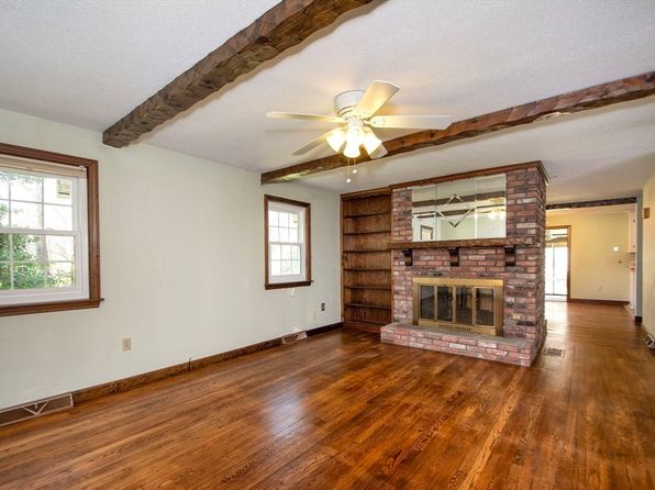 19 Indian Pond Rd, Kingston, MA 02364