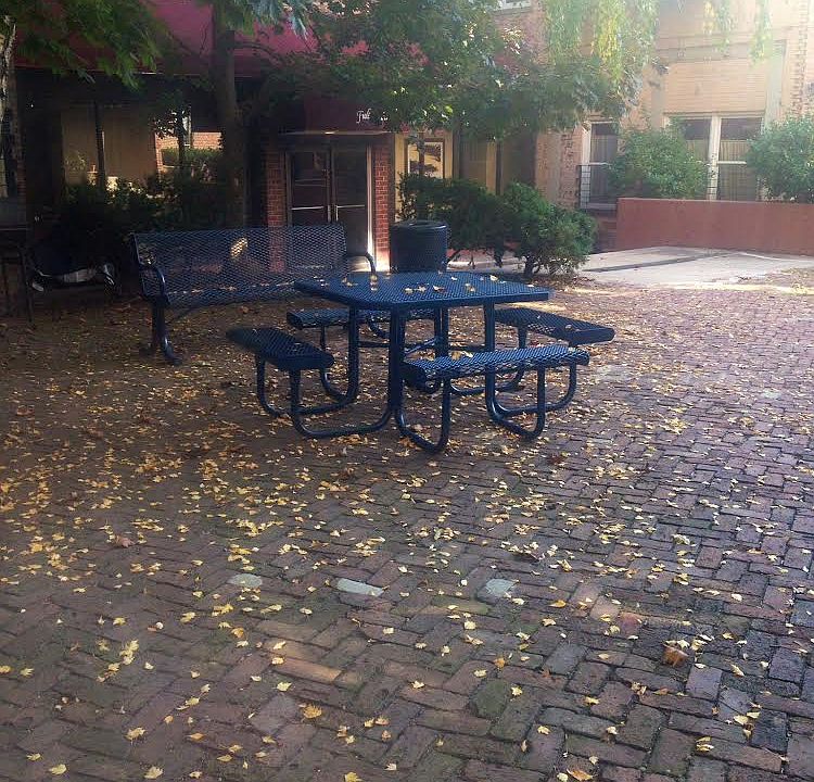 2nd image of 941 Fulton St APT 1A