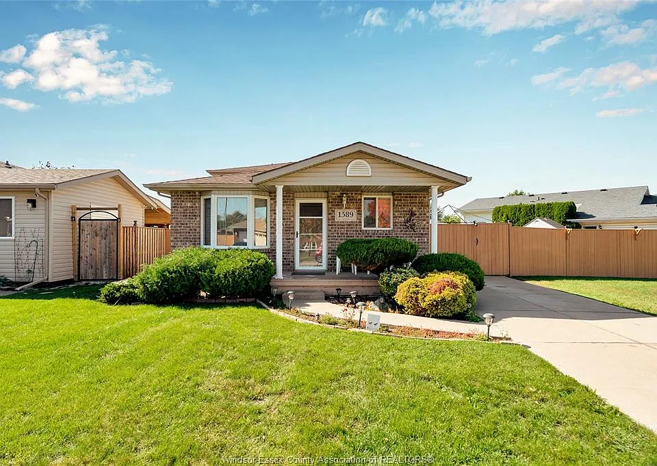 1589 Blairwood Cres #HOUSE