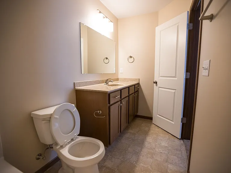 Hickory Hill Residences-Apartments — Photo 23