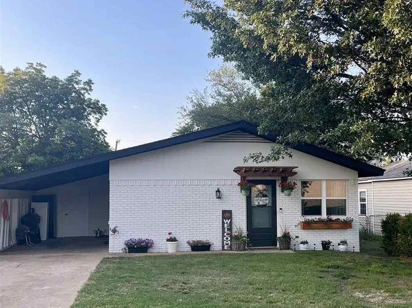 625 Otoe St, Perry, OK 73077