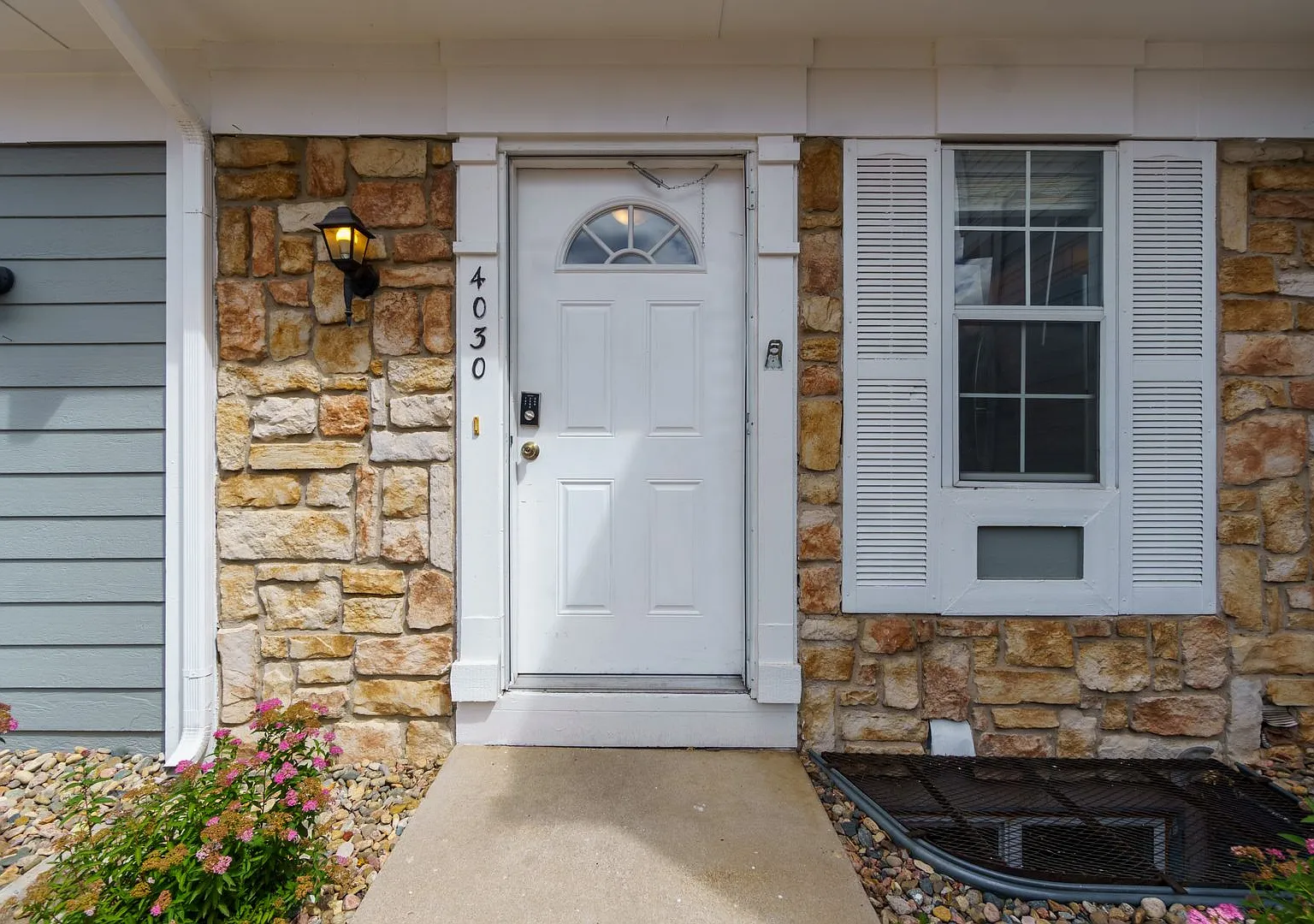 Move in ready townhome on Baytown! — Photo 3