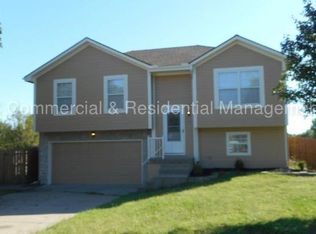 1002 SE Sunnyside School Rd, Blue Springs, MO 64014