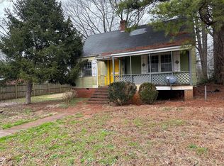 620 Virginia Ave, Chase City, VA 23924