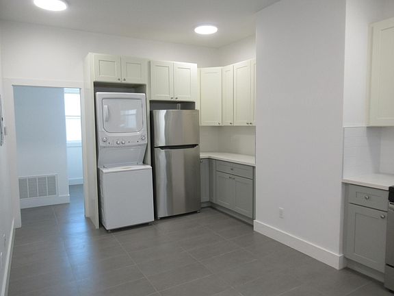 3rd image of 2430 Folsom St