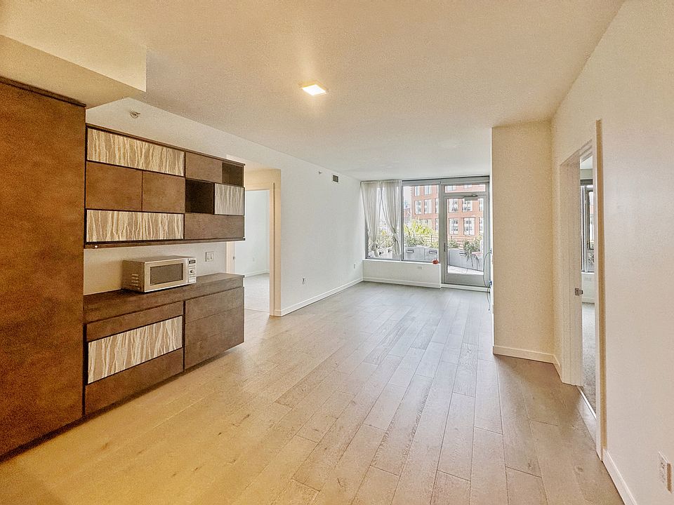 1st image of 1000 3rd St Unit 302