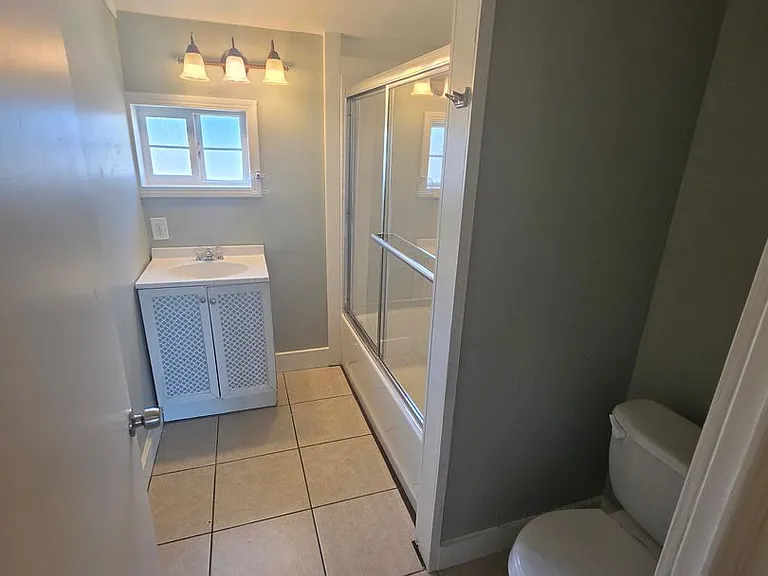 1223 Colusa St — Photo 13