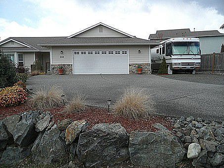 1st image of 808 Darwins Way