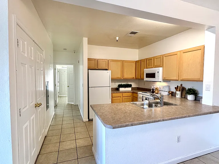 200 Talus Way #302 — Photo 2
