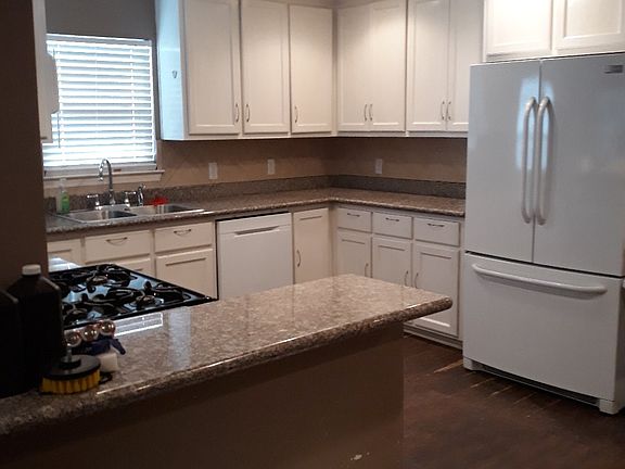 5th image of 110 Trout Ave