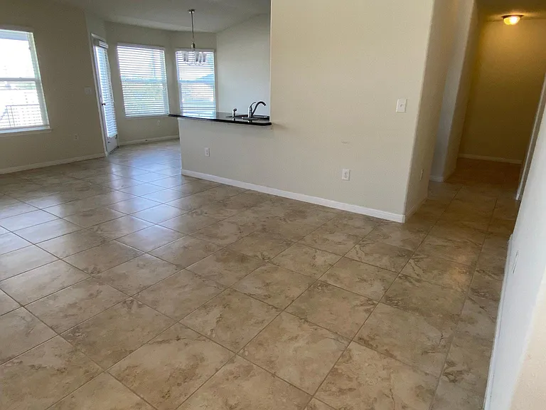 18517 Bandelier Dr — Photo 6