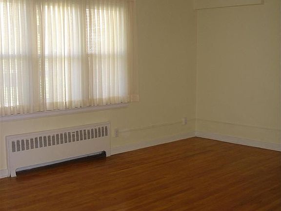 4th image of 14 Winchester Ave APT 1A