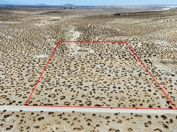 18 Lessing Ave, Adelanto, CA 92301