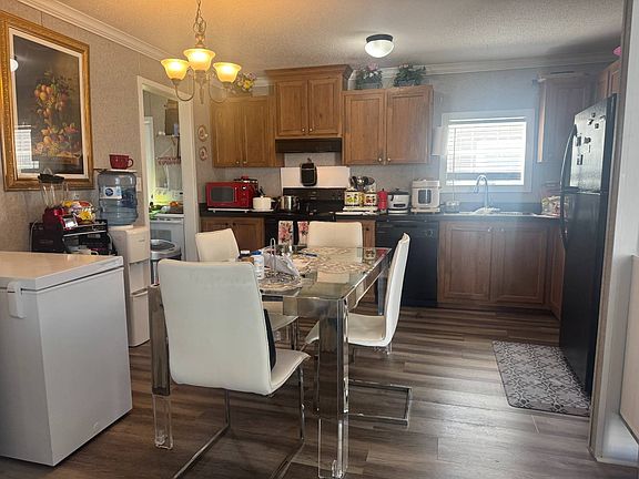 5th image of 9359 Eden Dr