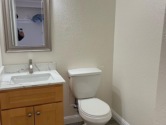 5th image of 22807 Grand St APT 3