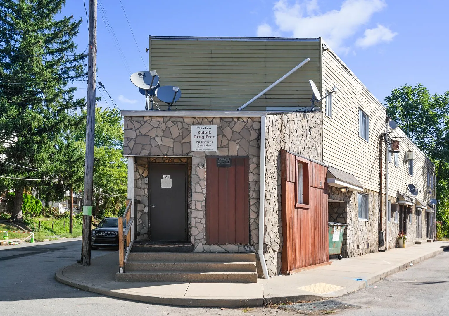 161 Hall Avenue — Photo 4