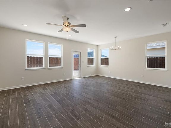 4th image of 813 S Templo Dorado