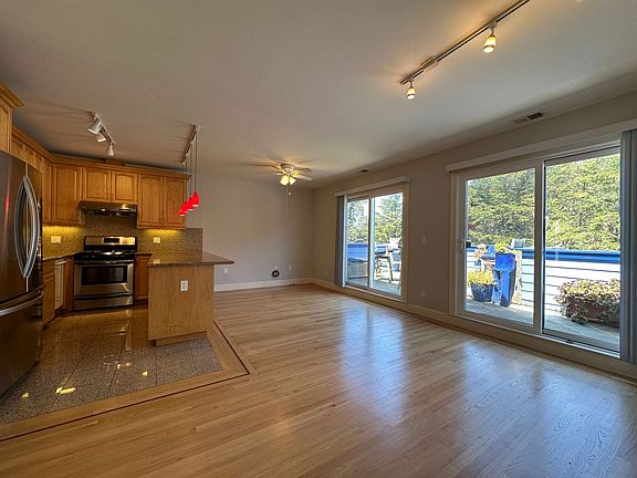 4th image of 4227 Lincoln Way #4229