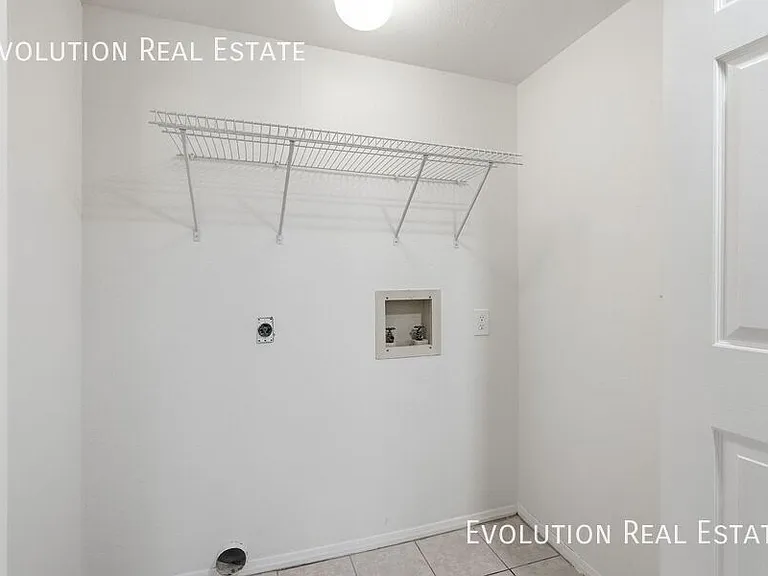 2329 N Recker Rd #86 — Photo 28