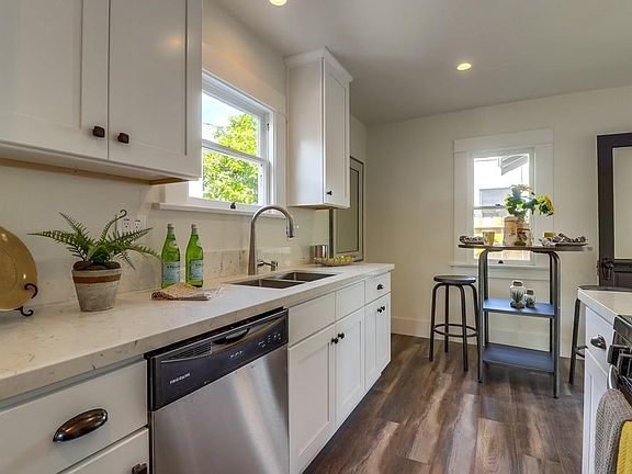 4th image of 3342-44 Granada Ave