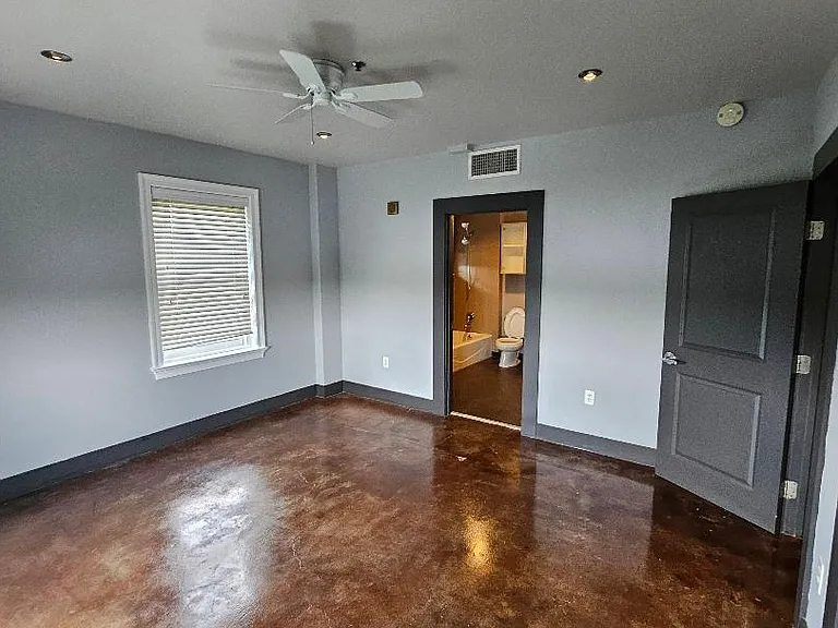 329 E Colorado Blvd #604 — Photo 6