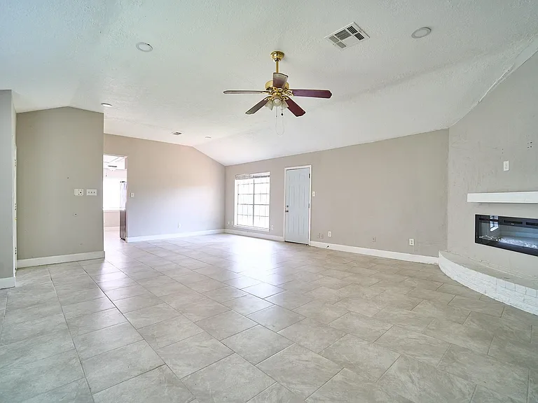 923 Kenforest Dr — Photo 12