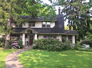 858 Landing Rd N, Rochester, NY 14625