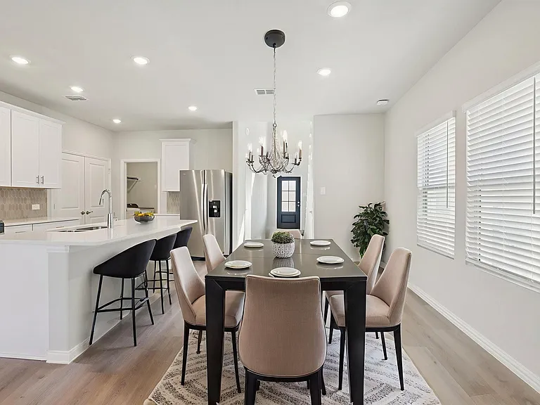 717 Leavenworth Dr — Photo 8
