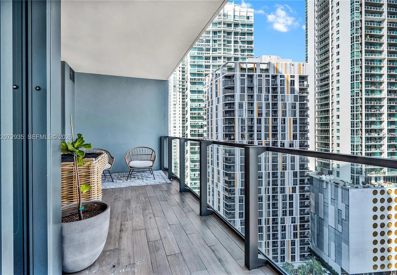 Reach Condo — Photo 4