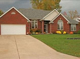 8427 Galloway Dr, Lambertville, MI 48144