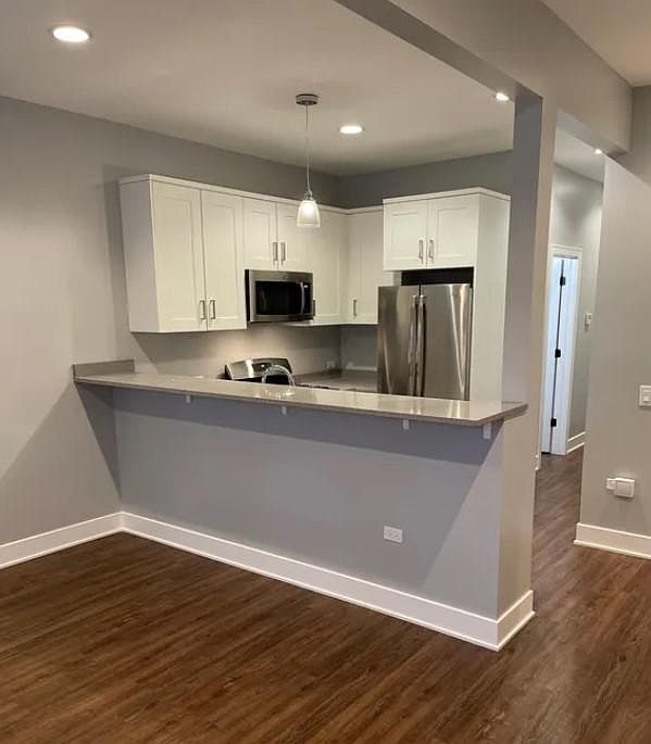 1st image of 1810 W Touhy Ave #1